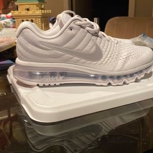 Women’s Nike sneaker